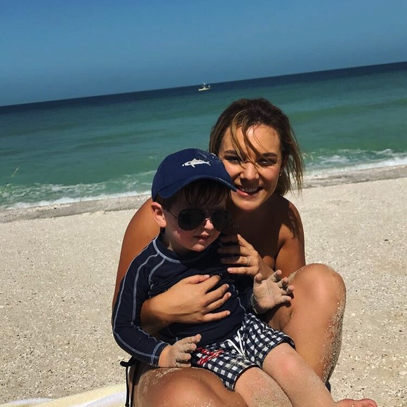 Meet your Posher, Madison - Picture 4 of 4